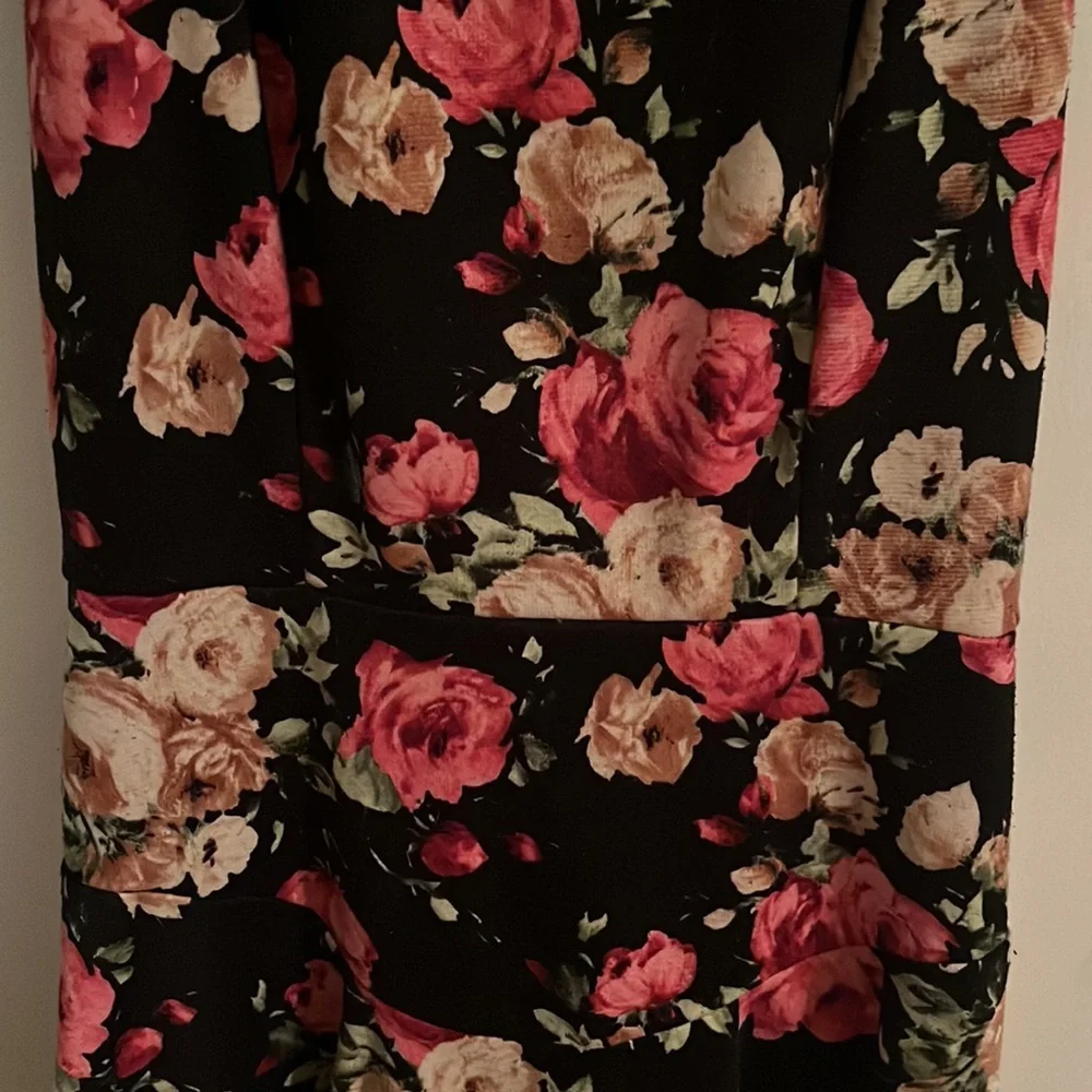 Black dress with flowers - Picture 3 of 4